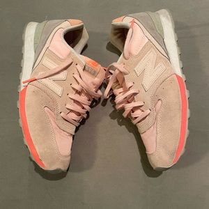 Womens New Balance 696 Sneakers